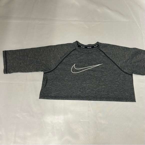 NIke Dri Fit Swim 3/4 sleeve gray and white Boys size XL - Picture 6 of 8